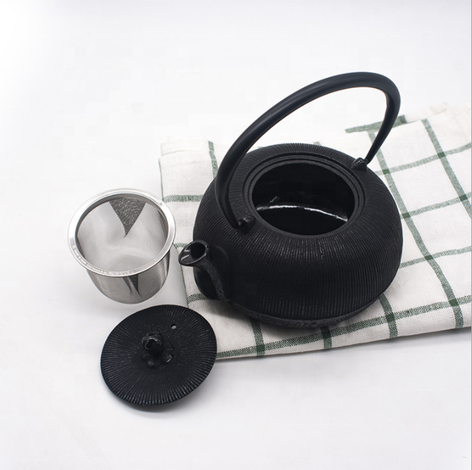 Japanische Teekanne aus Eisen