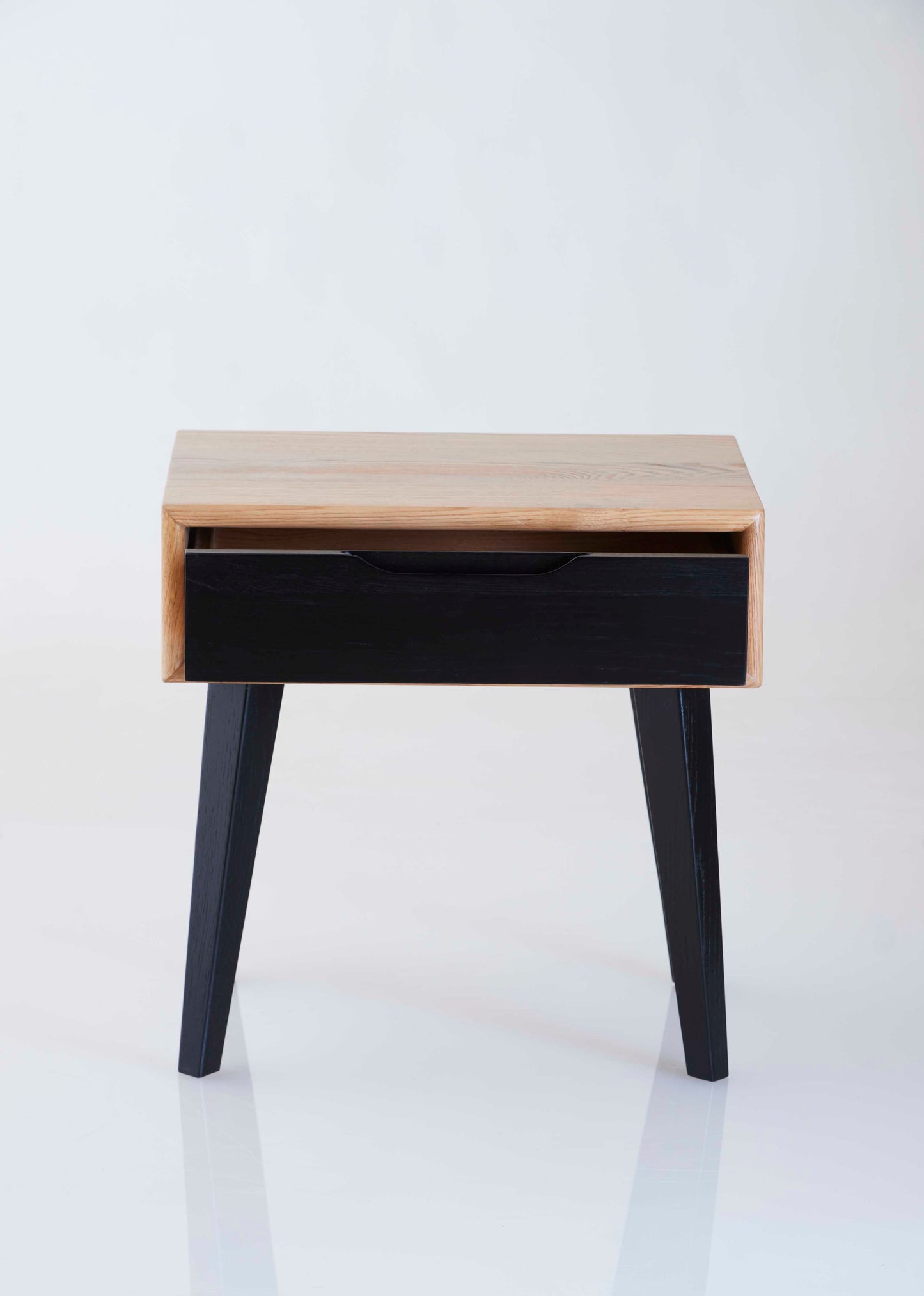 Nachttisch Paul